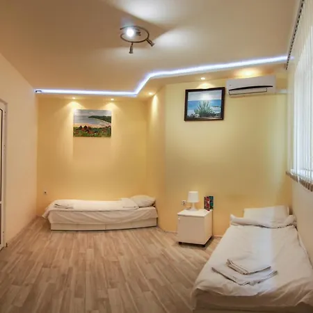 Sea Garden Apartment *