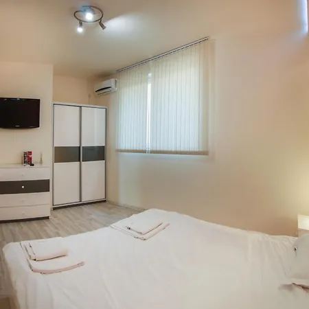 Sea Garden Apartment
